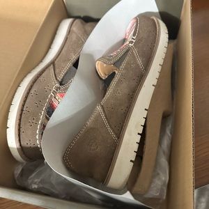 Ariat cruisers! Never worn